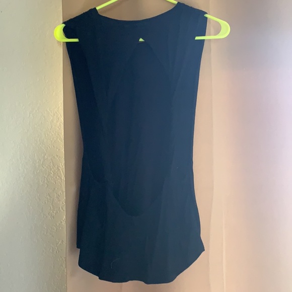 Silent Theory Muscle Top - Picture 2 of 2